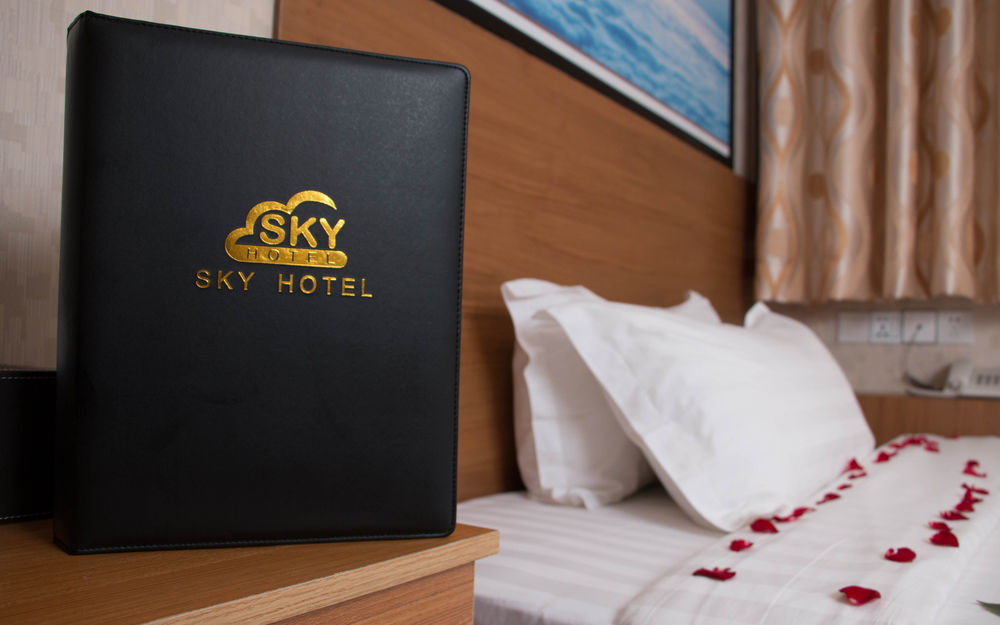 Sky Hotel Chinatown Yangon Exterior foto