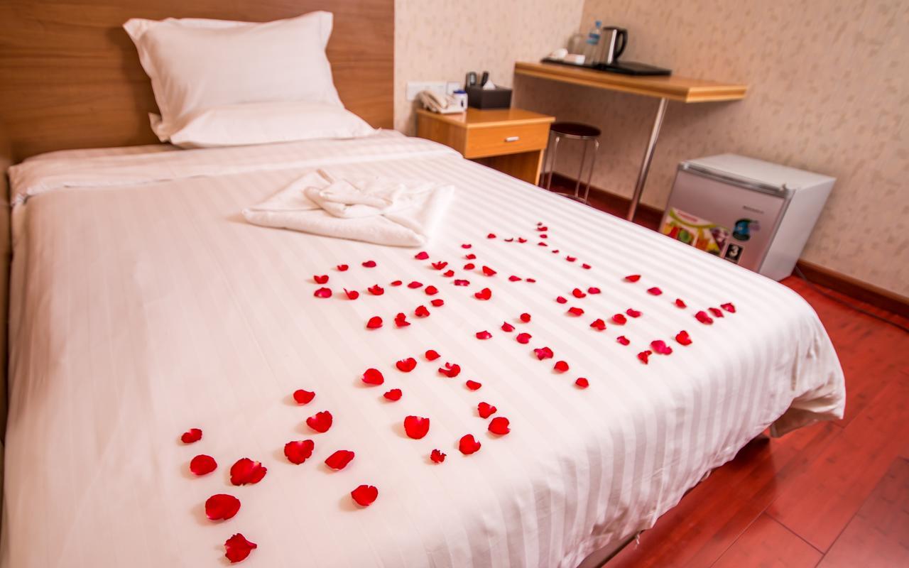 Sky Hotel Chinatown Yangon Exterior foto