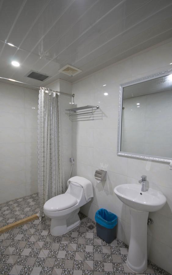 Sky Hotel Chinatown Yangon Exterior foto
